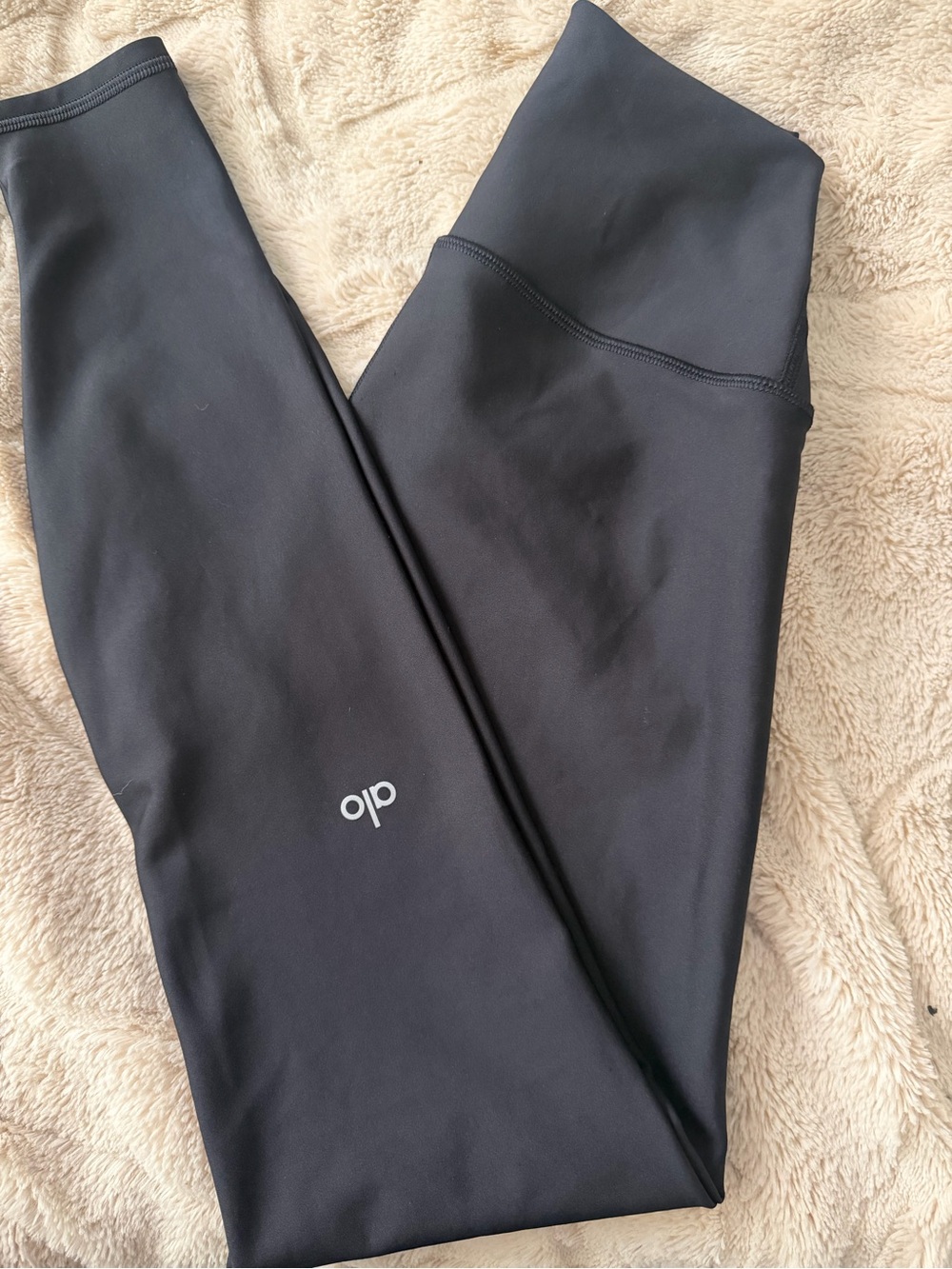 ALO Yoga Black High-Rise Leggings with Subtle Logo